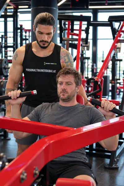 Seated press with Petar right behind you